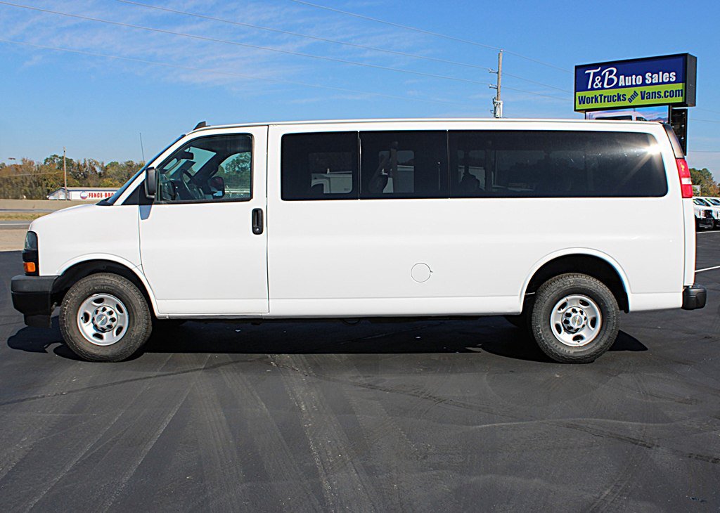 Used 2020 Chevrolet Express 3500 LS RWD image 6