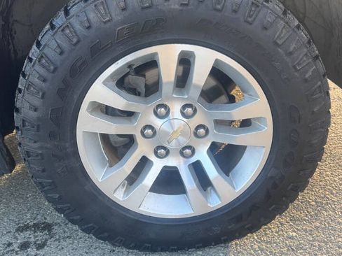 Used 2017 Chevrolet Tahoe LT image 18