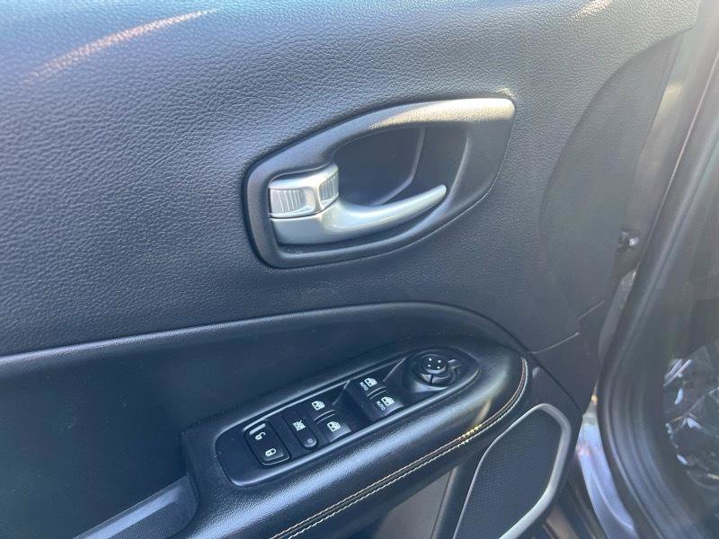 Used 2020 Jeep Compass Latitude w/ Popular Equipment Group FWD image 27