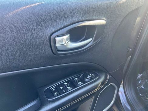 Used 2020 Jeep Compass Latitude w/ Popular Equipment Group FWD image 27