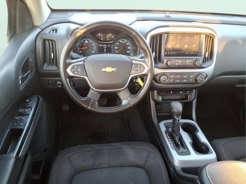Used 2022 Chevrolet Colorado LT AWD/4WD image 18