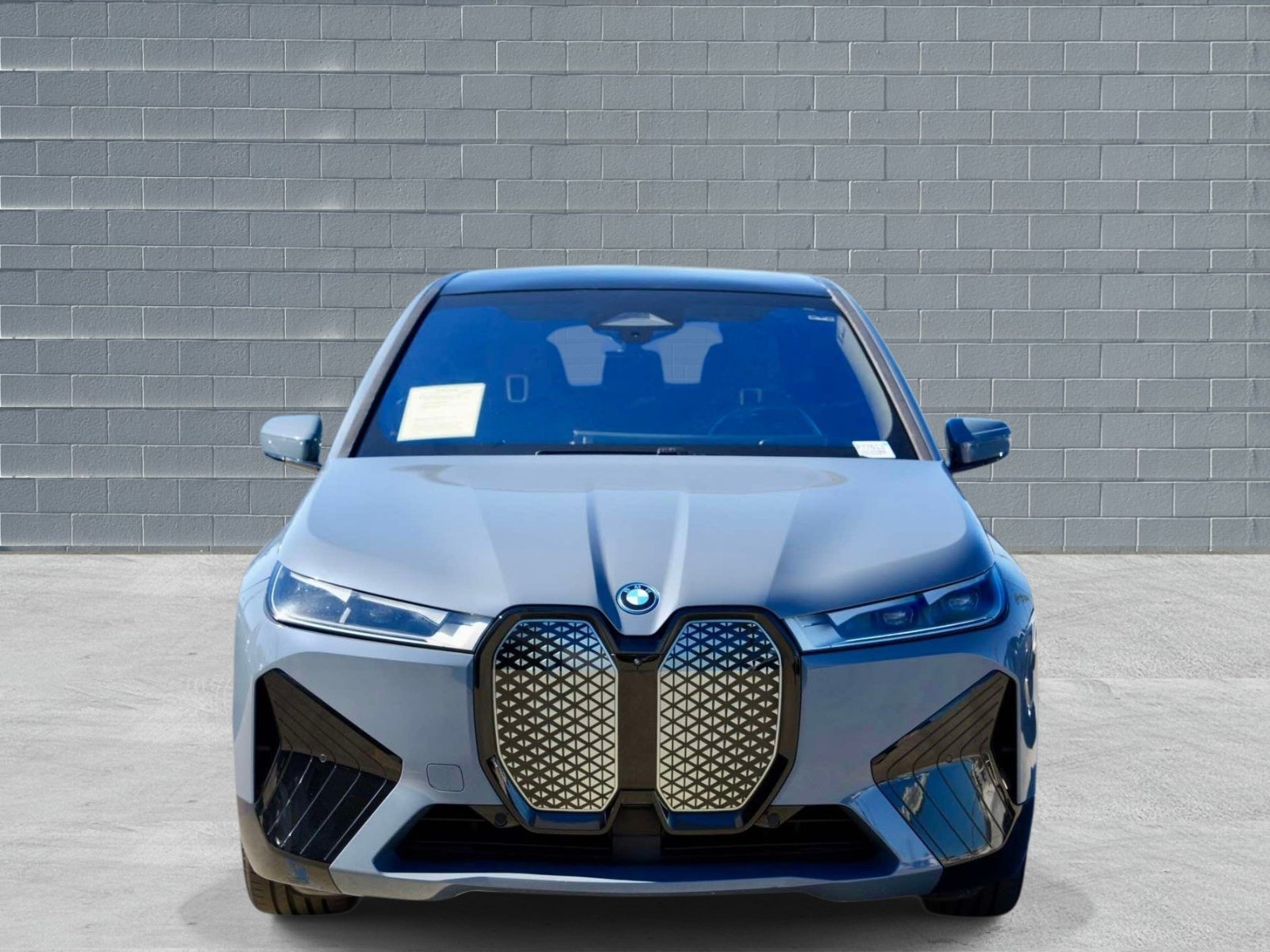 Used 2024 BMW iX xDrive50 w/ Premium Package AWD/4WD image 2