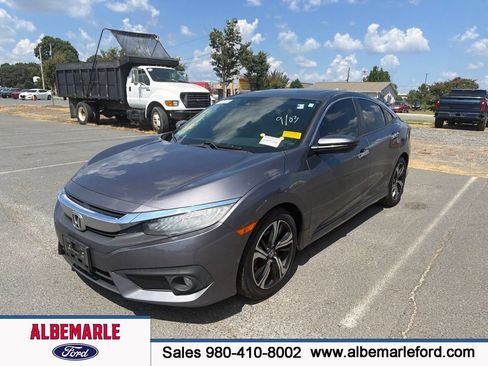 Used 2016 Honda Civic Touring image 1