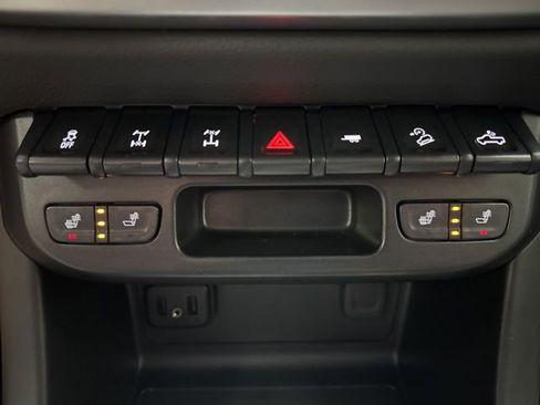 Used 2021 Chevrolet Colorado ZR2 w/ ZR2 Midnight Special Edition AWD/4WD image 18
