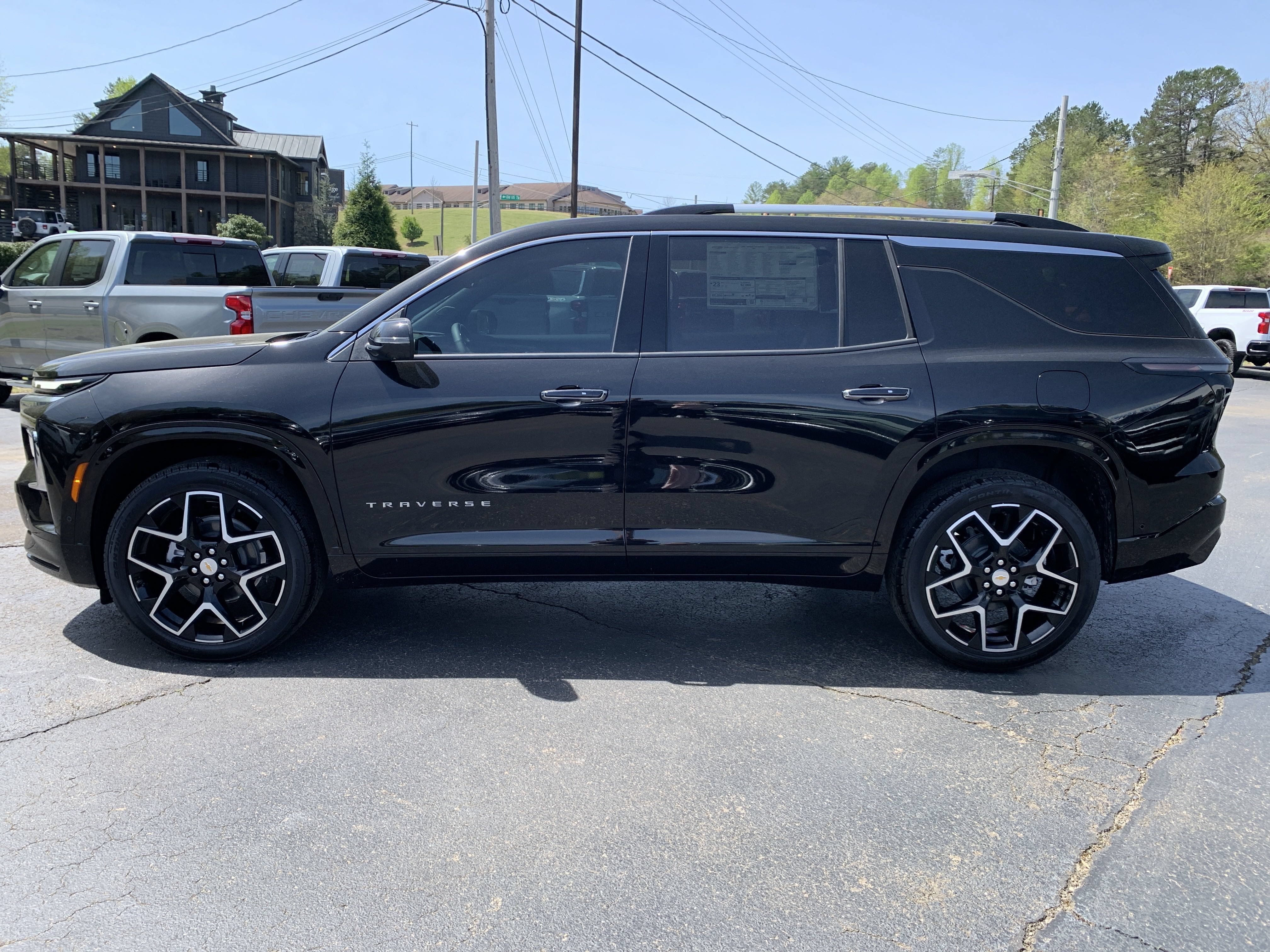 New 2025 Chevrolet Traverse High Country w/ LPO, Floor Liner Package FWD image 4
