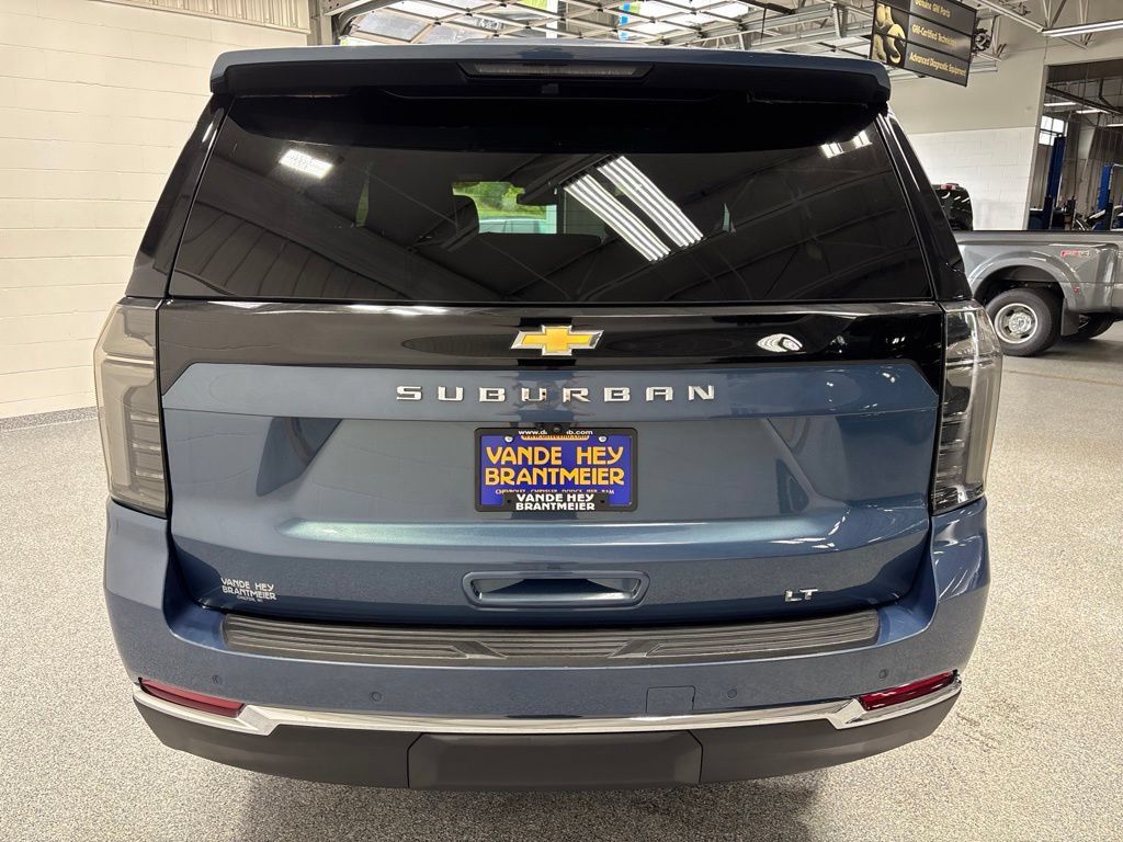 Used 2026 Chevrolet Suburban LT w/ Comfort Package AWD/4WD image 6