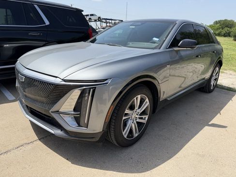 Used 2024 Cadillac Lyriq Tech RWD image 1