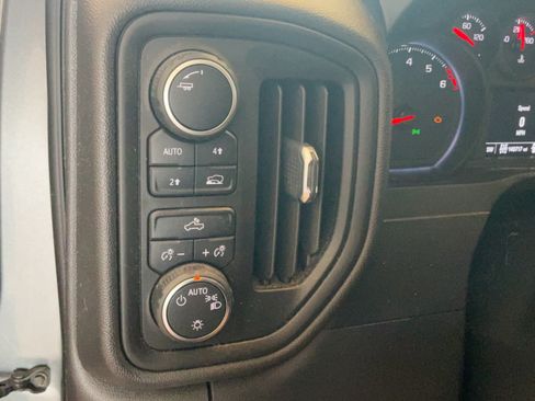 Used 2020 Chevrolet Silverado 1500 Custom w/ Custom Value Package AWD/4WD image 17