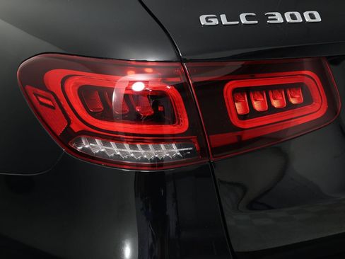 Used 2022 Mercedes-Benz GLC 300 image 21