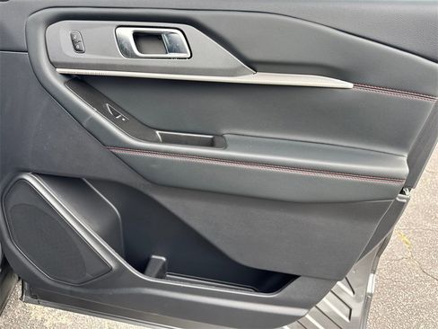 Used 2025 Ford Explorer ST-Line w/ Premium Package image 15