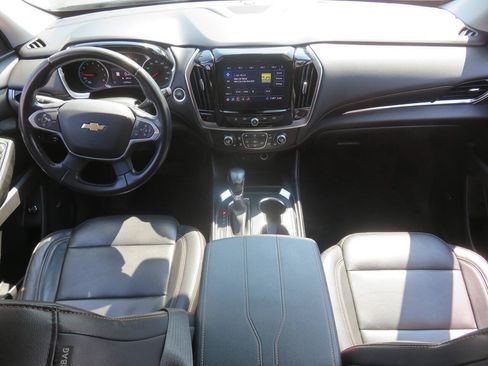 Used 2021 Chevrolet Traverse LT w/ LT Premium Package AWD/4WD image 12