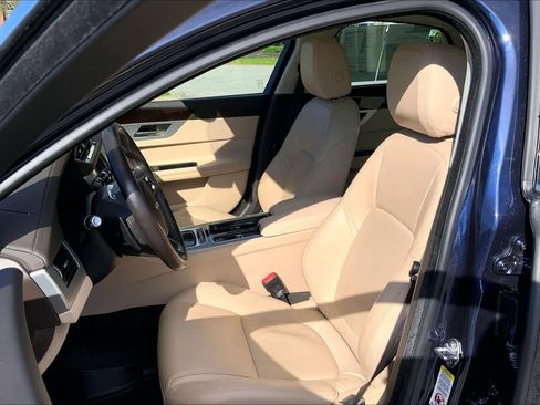 Used 2018 Jaguar XF Prestige AWD/4WD image 9
