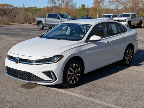 Used 2025 Volkswagen Jetta S image 5