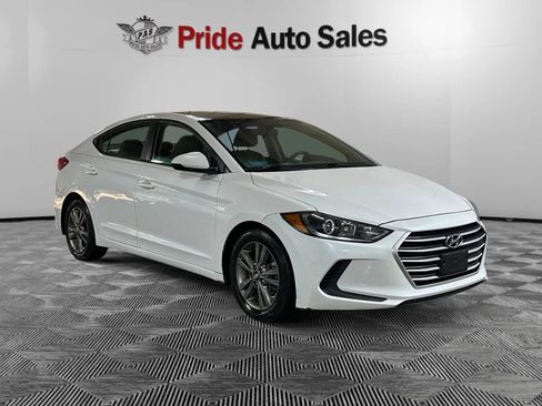 Used 2017 Hyundai Elantra SE FWD image 3