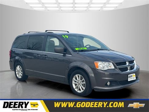 Used 2019 Dodge Grand Caravan SXT image 1