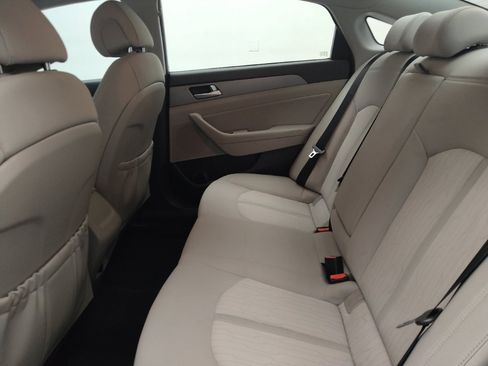 Used 2016 Hyundai Sonata SE FWD image 18