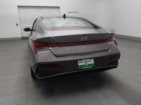 Used 2025 Hyundai Elantra SEL FWD image 6