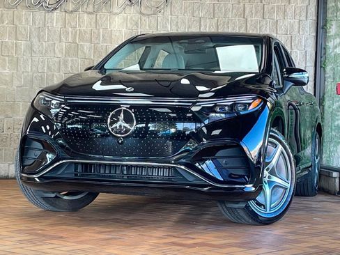 Used 2023 Mercedes-Benz EQS 580 4MATIC SUV image 2