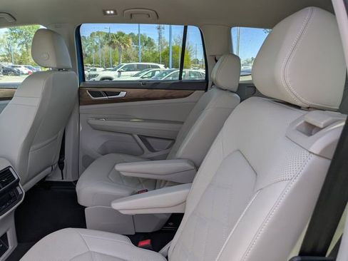 Certified 2025 Volkswagen Atlas SE image 15