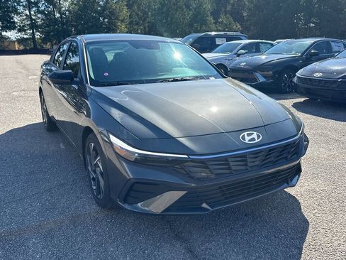 New 2025 Hyundai Elantra Sport image 7