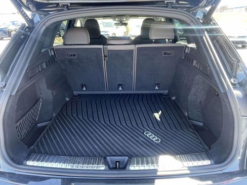 Certified 2025 Audi Q5 Prestige AWD/4WD image 9
