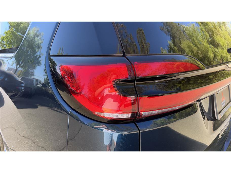 Used 2025 Chrysler Pacifica Select FWD image 11