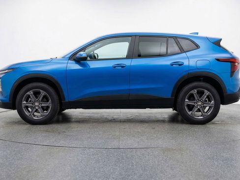 Used 2025 Chevrolet Blazer LT image 5