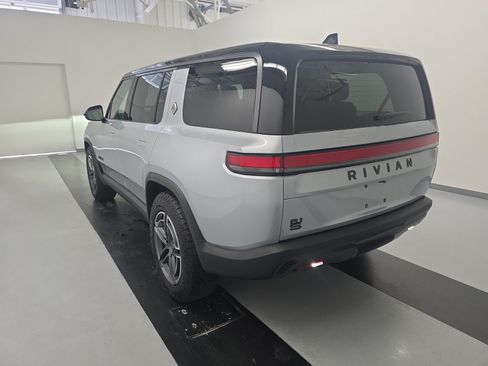 Used 2025 Rivian R1S Adventure AWD/4WD image 3