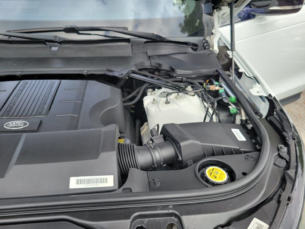 Used 2018 Land Rover Discovery HSE AWD/4WD image 40