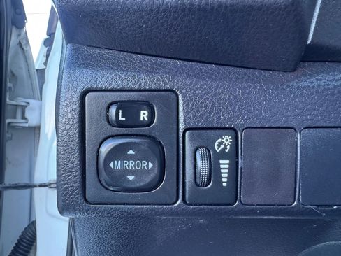 Used 2015 Toyota Corolla LE Premium image 22