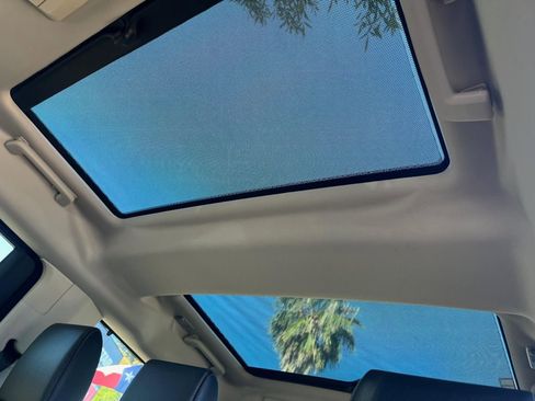 Used 2013 Land Rover LR4 HSE image 37