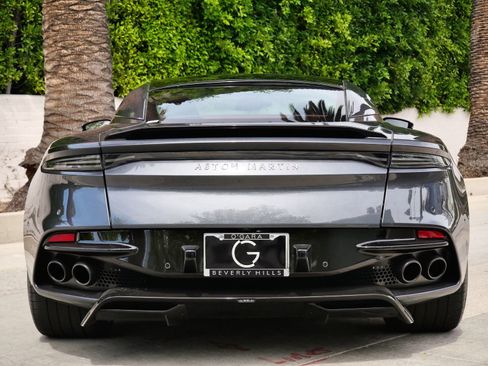 Used 2019 Aston Martin DBS Superleggera RWD image 8