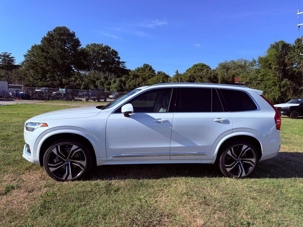 Used 2025 Volvo XC90 B5 Ultra w/ Lounge Package AWD/4WD image 2