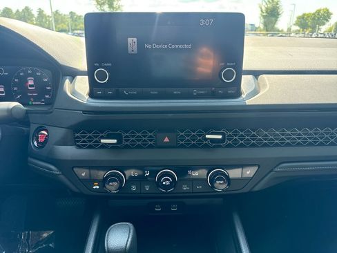 Used 2025 Honda Accord SE image 18