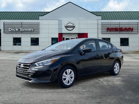 Used 2025 Nissan Versa S w/ Trunk Package image 3