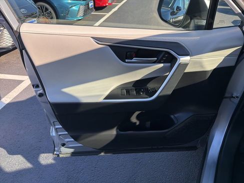 Used 2023 Toyota RAV4 Limited AWD/4WD image 22