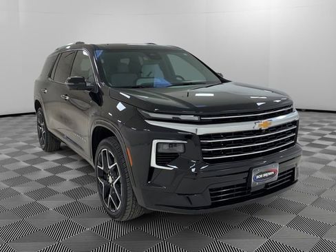 Certified 2025 Chevrolet Traverse High Country w/ LPO, Floor Liner Package AWD/4WD image 7