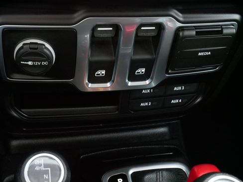 Used 2021 Jeep Wrangler Sport S image 30