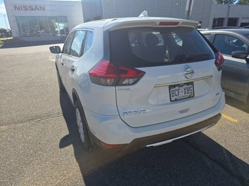 Used 2017 Nissan Rogue S AWD/4WD image 6