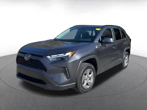 Used 2025 Toyota RAV4 XLE image 7