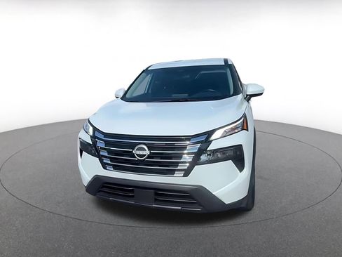 Used 2025 Nissan Rogue SV FWD image 6