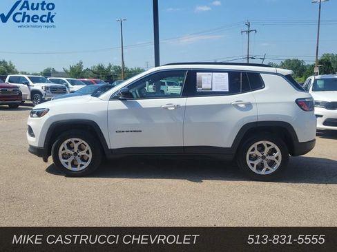 Used 2025 Jeep Compass Latitude AWD/4WD image 2