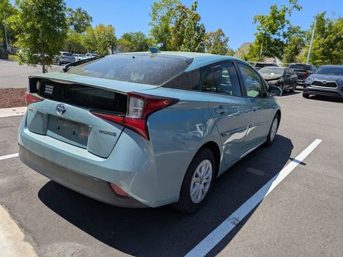 Used 2021 Toyota Prius LE image 7