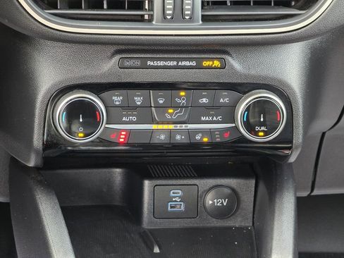 Used 2022 Ford Escape SEL w/ Technology Package image 19