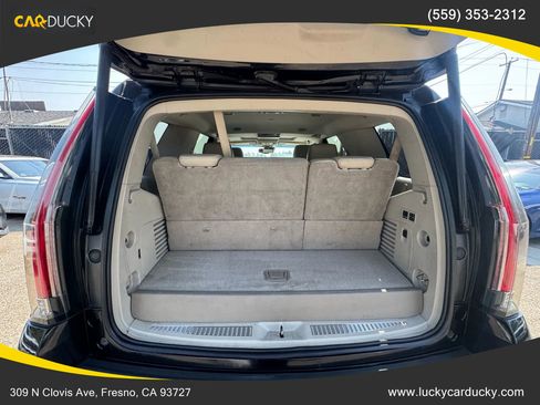 Used 2015 Cadillac Escalade Luxury image 25