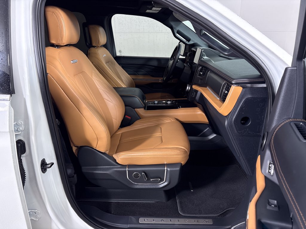Certified 2023 Ford Expedition Platinum AWD/4WD image 7
