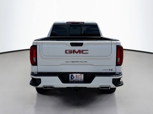Used 2022 GMC Sierra 1500 AT4 w/ AT4 Preferred Package AWD/4WD image 6