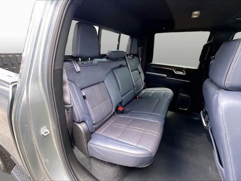 Used 2025 Chevrolet Silverado 2500 High Country w/ Technology Package AWD/4WD image 19