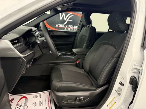 New 2026 Jeep Grand Cherokee Laredo image 12