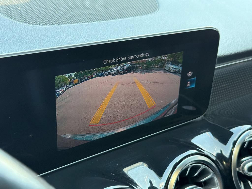 Used 2021 Mercedes-Benz GLB 250 4MATIC image 5